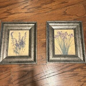 Set up two flower wall decor